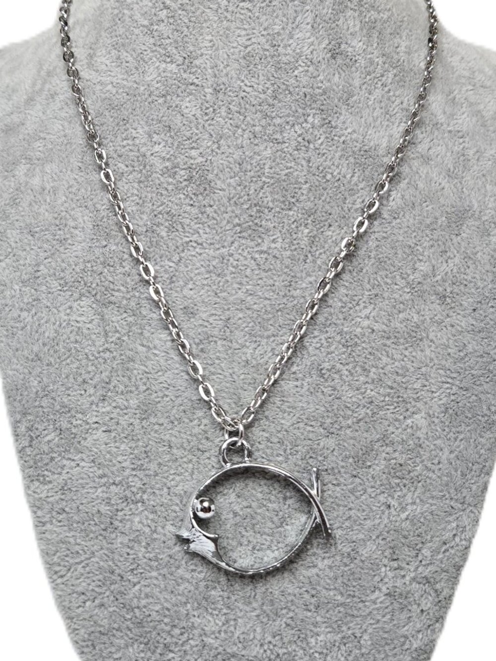 Sarah Coventry Silver Tone Fish Pendant Necklace